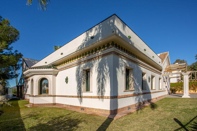 5 bedroom Villa for sale