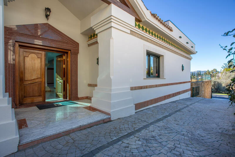 5 bedroom Villa for sale