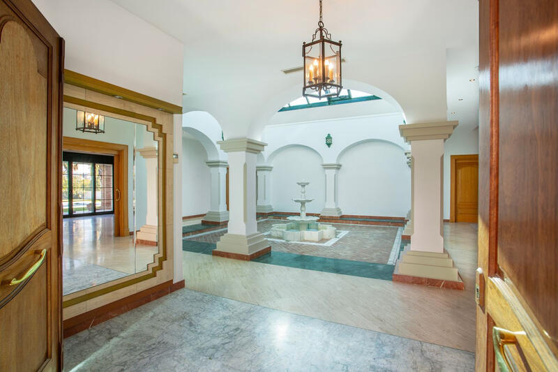 5 bedroom Villa for sale