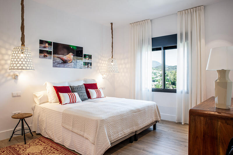 4 спальная комната квартира продается