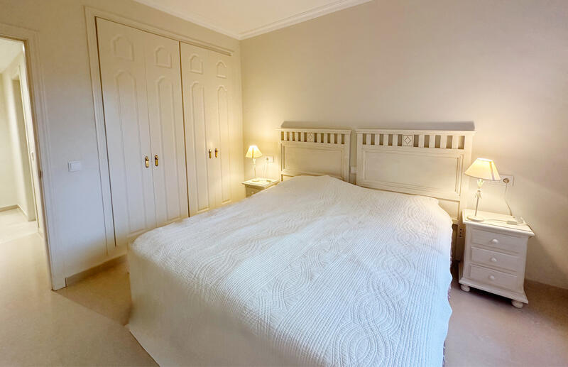 2 slaapkamer Appartement Te koop 2 slaapkamer Appartement Te koop