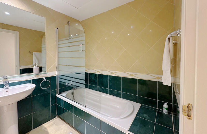 2 slaapkamer Appartement Te koop 2 slaapkamer Appartement Te koop