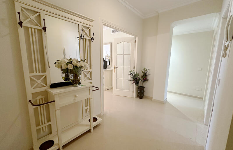 2 slaapkamer Appartement Te koop 2 slaapkamer Appartement Te koop