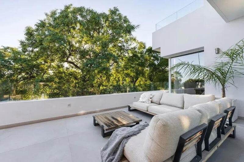 6 спальная комната вилла продается