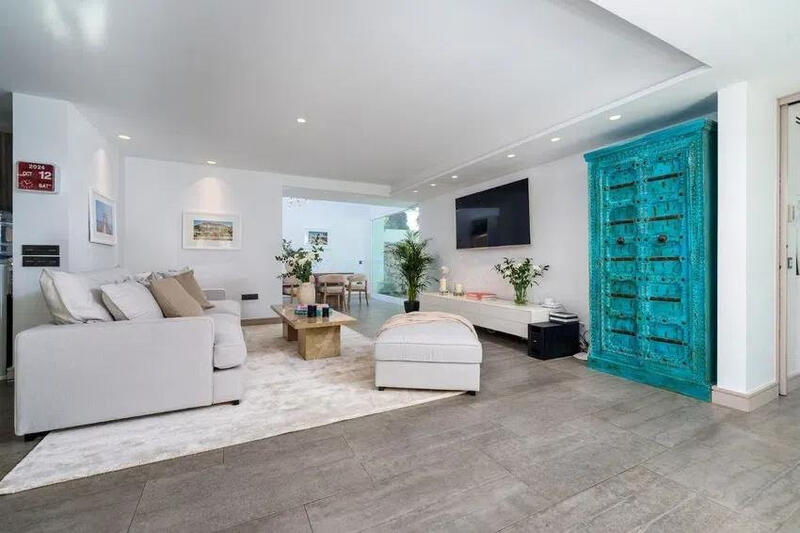 6 спальная комната вилла продается