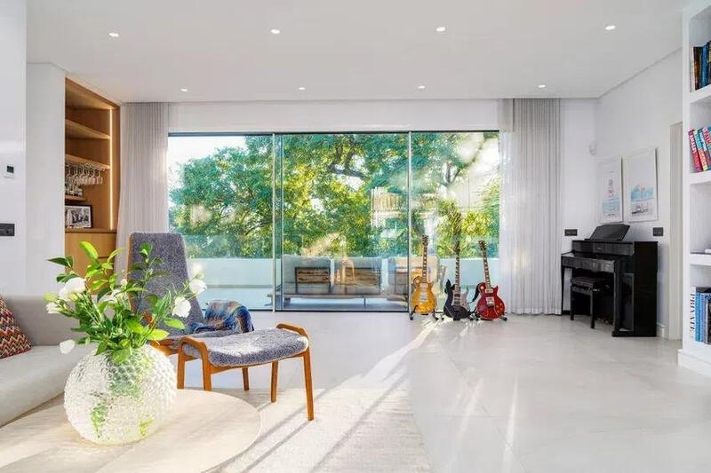 6 спальная комната вилла продается