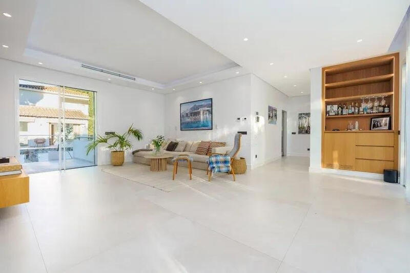 6 спальная комната вилла продается