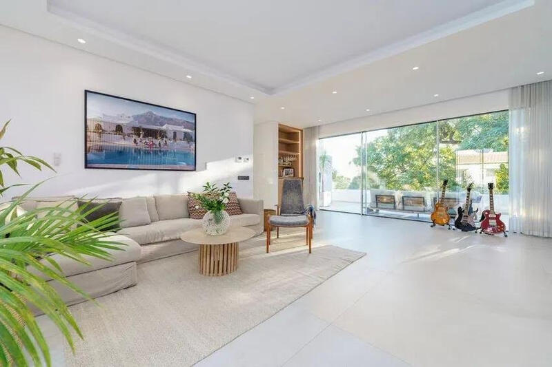 6 спальная комната вилла продается