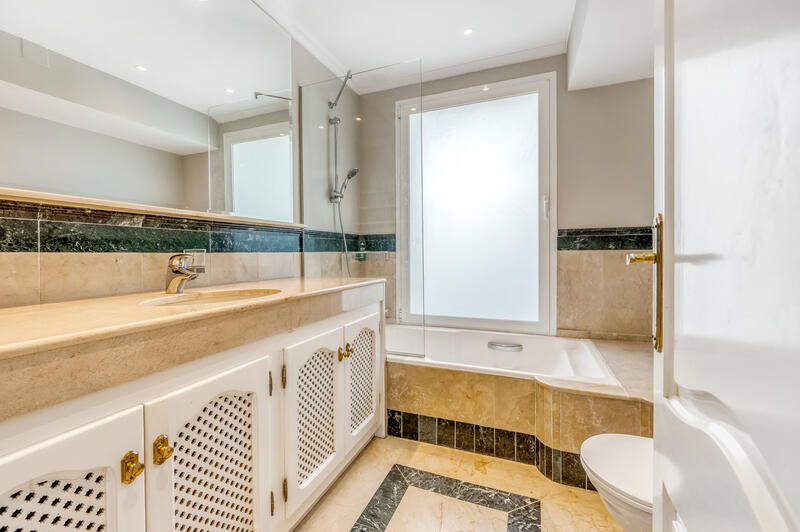 4 Cuarto Villa en venta