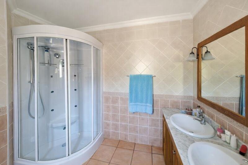 3 Cuarto Casa Cueva en venta