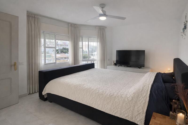 9 Cuarto Villa en venta