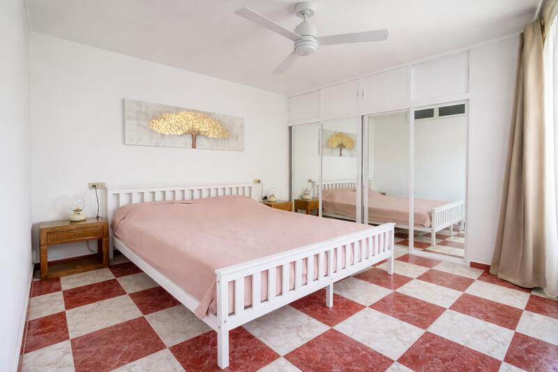 9 Cuarto Villa en venta