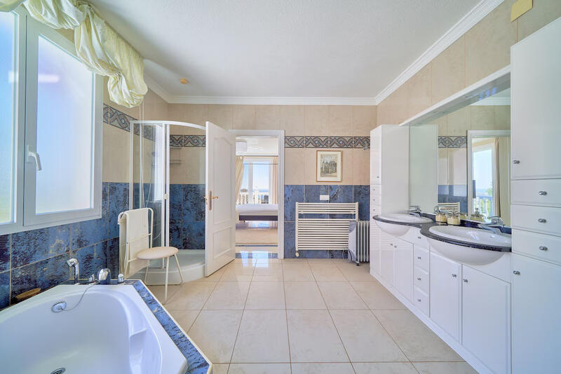 6 sovrum Grottahus till salu