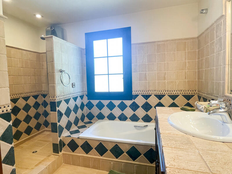 4 slaapkamer Villa Te koop