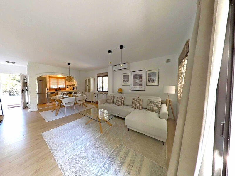 2 bedroom Townhouse for sale