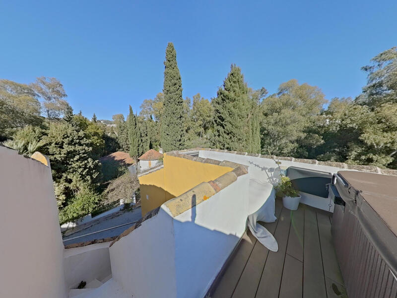 2 bedroom Townhouse for sale