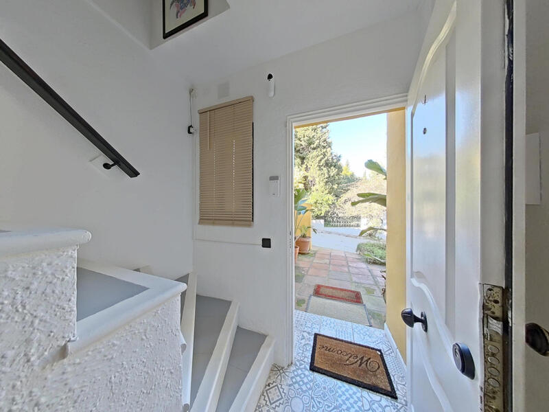 2 bedroom Townhouse for sale