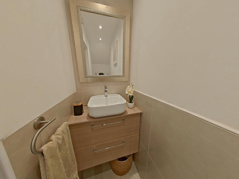 2 bedroom Townhouse for sale