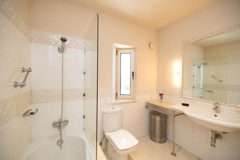 6 bedroom Villa for sale