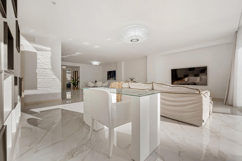 3 bedroom Apartment for sale