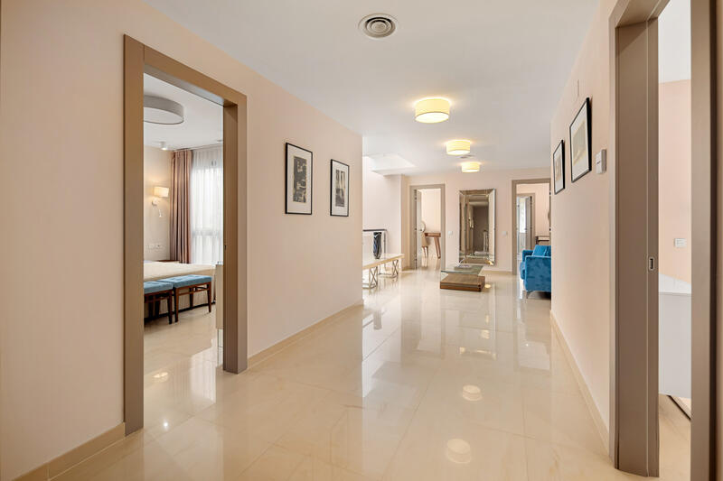 6 bedroom Apartment for sale