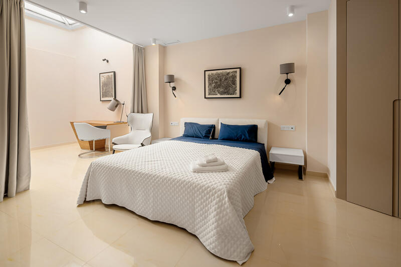 6 bedroom Apartment for sale