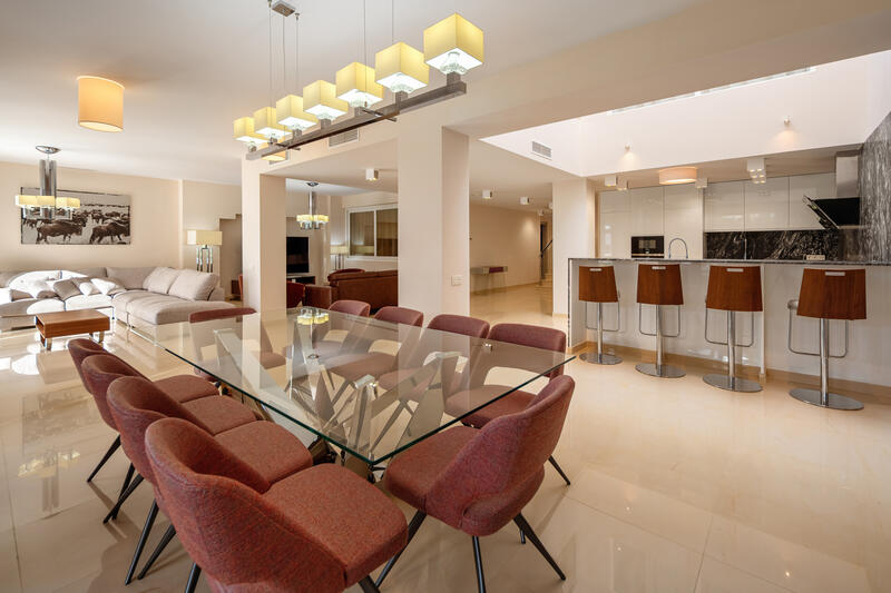 6 bedroom Apartment for sale