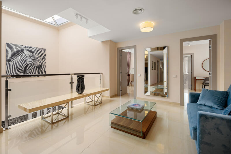 6 bedroom Apartment for sale