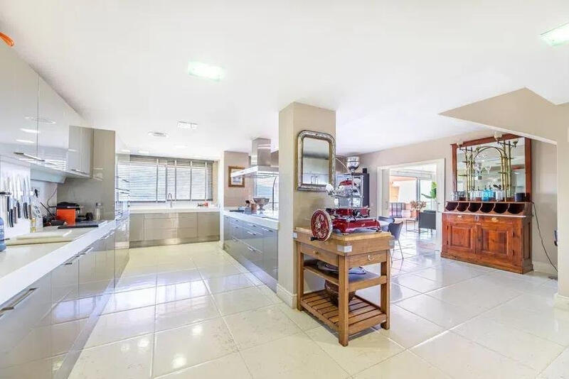 5 bedroom Duplex for sale