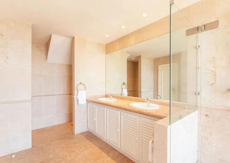 5 bedroom Duplex for sale