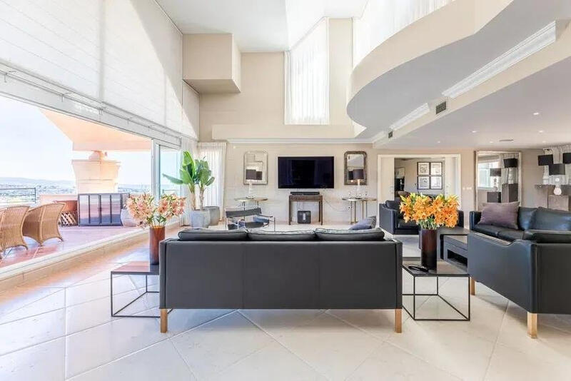 5 bedroom Duplex for sale