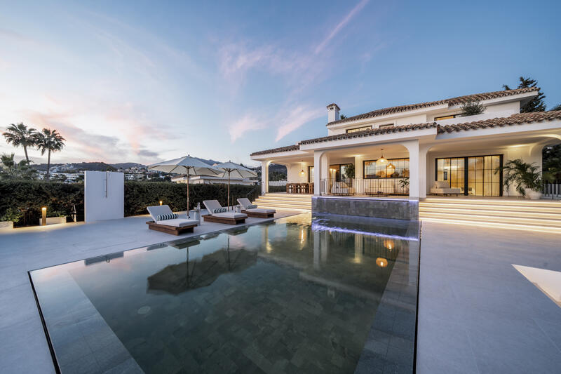 Villa for sale in Marbella, Málaga