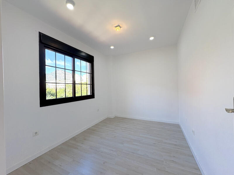 2 спальная комната квартира продается