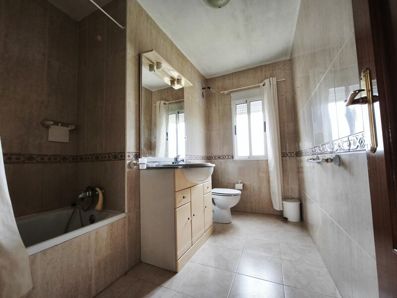 3 bedroom Apartment for sale