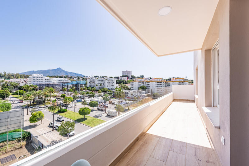 Apartamento en venta en Marbella, Málaga