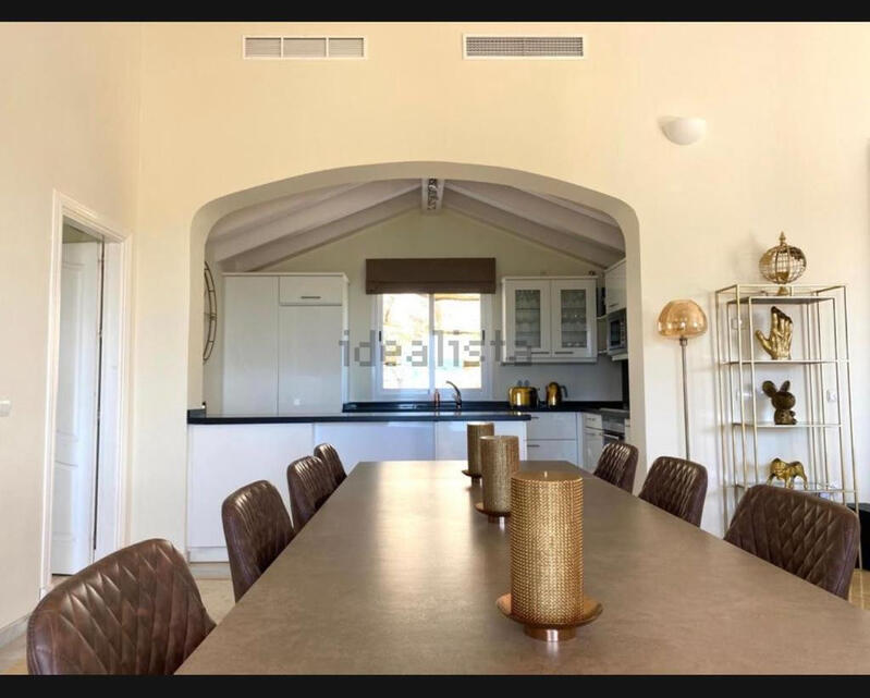 4 bedroom Villa for sale