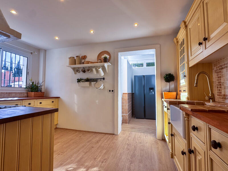 3 bedroom Country House for sale