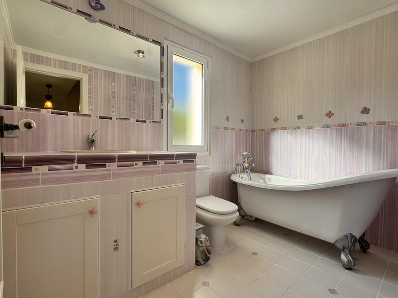 3 bedroom Country House for sale