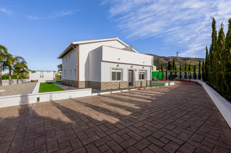 6 bedroom Country House for sale 6 bedroom Country House for sale