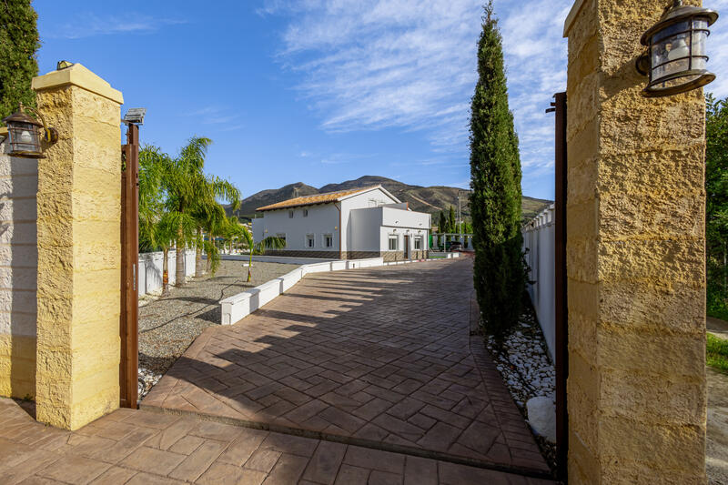 6 bedroom Country House for sale 6 bedroom Country House for sale