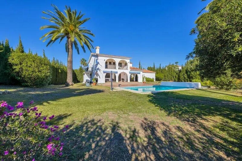 6 bedroom Villa for sale
