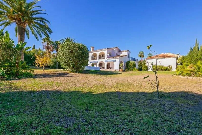 6 bedroom Villa for sale