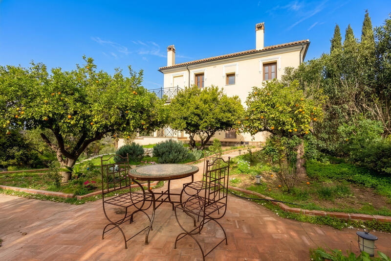 7 Cuarto Villa en venta