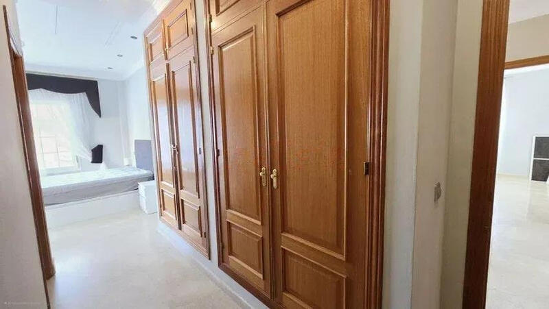 4 bedroom Villa for sale