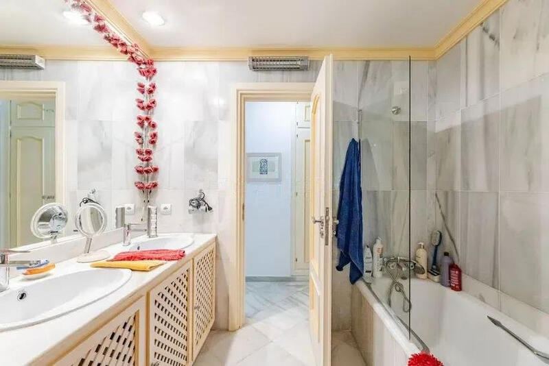 4 bedroom Cave House for sale