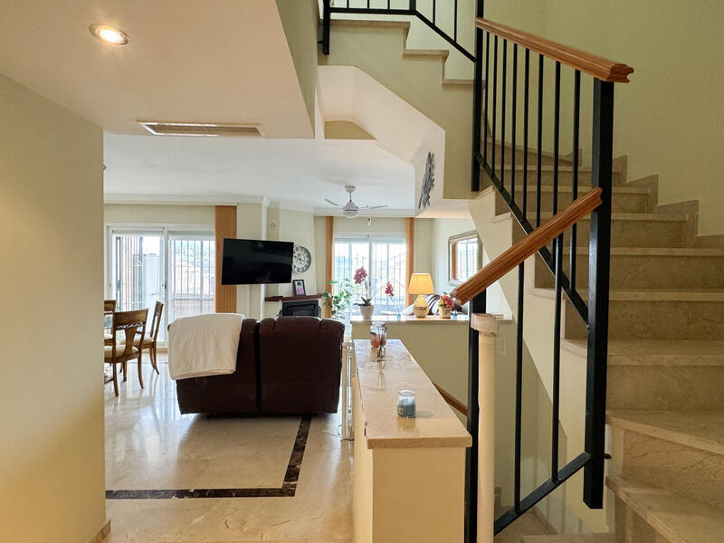 5 bedroom Townhouse for sale 5 bedroom Townhouse for sale