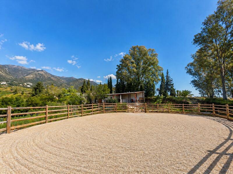 5 bedroom Country House for sale 5 bedroom Country House for sale