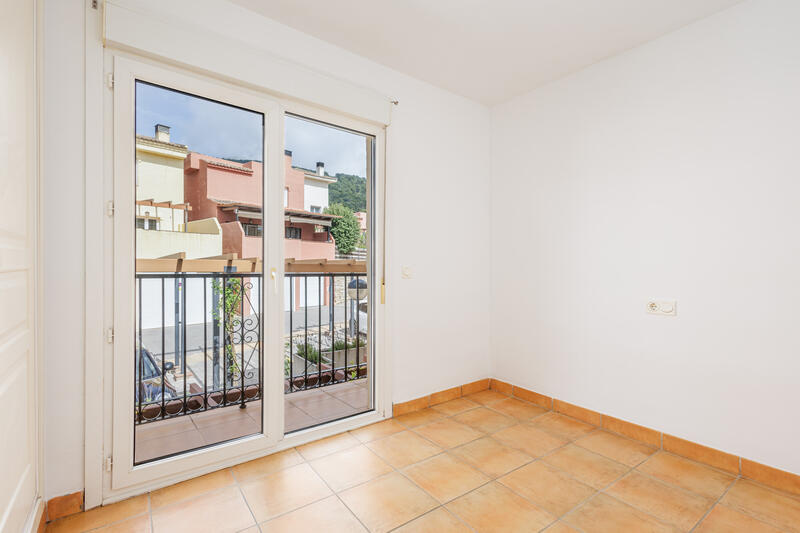 3 bedroom Townhouse for sale