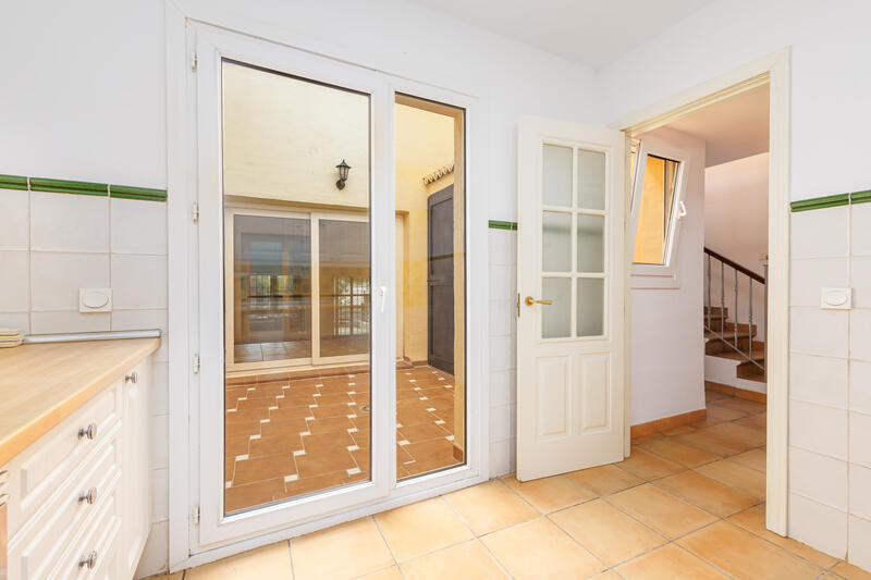 3 bedroom Townhouse for sale