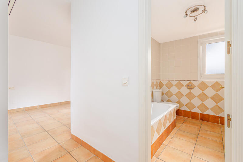 3 bedroom Townhouse for sale